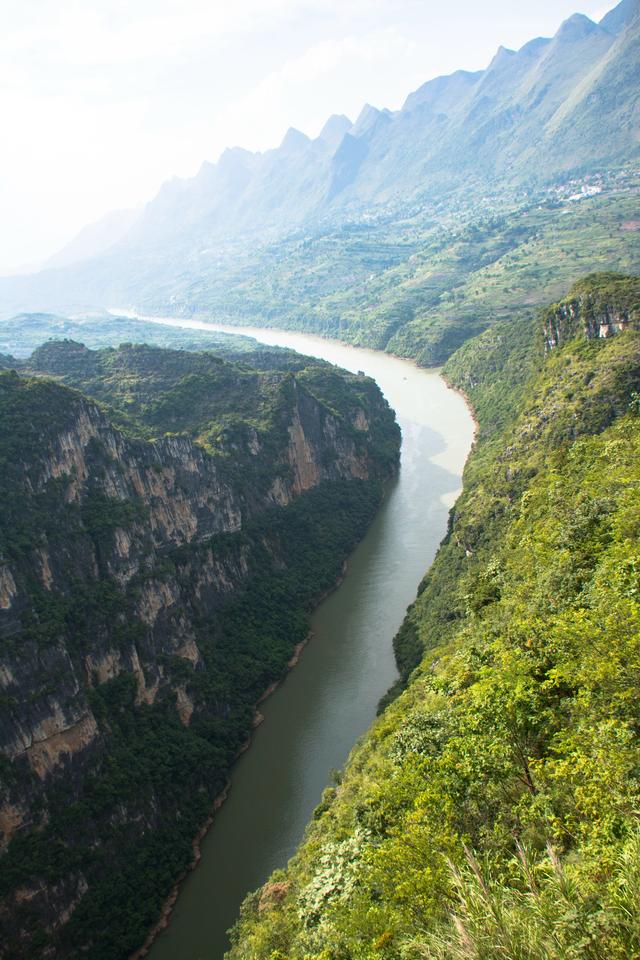 贵州最美的公路介绍，壮美的贵州遵义大发渠特大桥