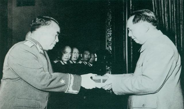 共和国十大元帅，开国元勋10大元帅（在不同的战争时期）