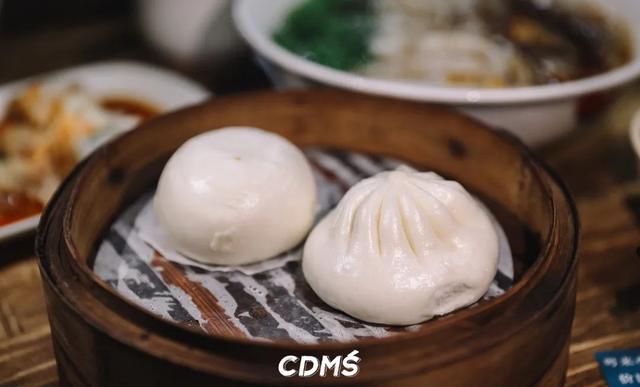 广州人吃成都火锅，广东女生被室友带去第一次吃成都火锅