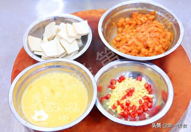 天然石磨豆腐的做法，传统古法用石磨打豆腐的全过程