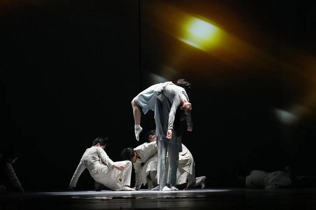 王亚彬舞剧生长，青年舞蹈艺术家王亚彬来龙华