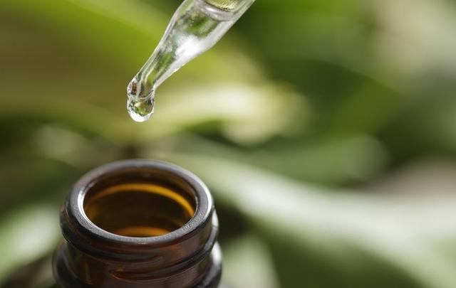 精華油的正確使用方法,精華油到底怎么用才能更好吸收(精華油的正確使用方法!!) 精華油的正確使用方法,精華油到底怎么用才能更好吸收(精華油的正確使用方法!!)
