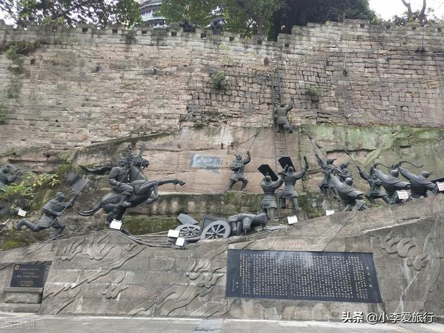 重庆解放碑室内游玩景点，重庆大鹅岭景区游人如织