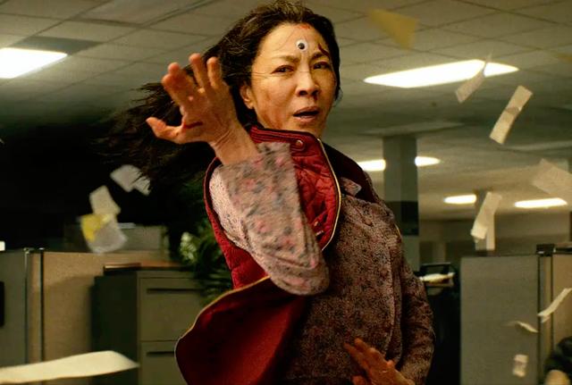 杨紫琼晚年生活，杨紫琼膝盖变形