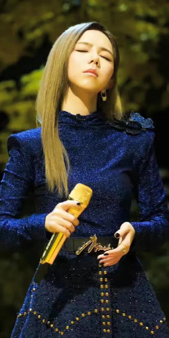 邓紫棋性感照片，邓紫棋写真100张（欣赏邓紫棋来自天堂的魔鬼）