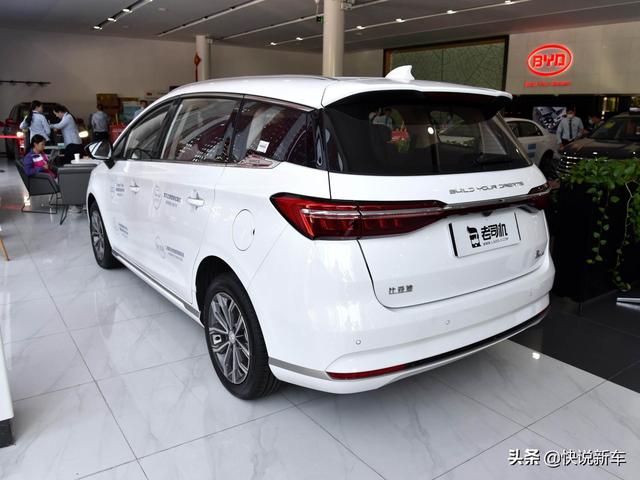 宋max七座混动版外观，突出空间优势三排七座