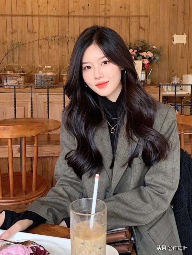 栗棕色染发效果图，女生染发发色推荐奶茶栗棕