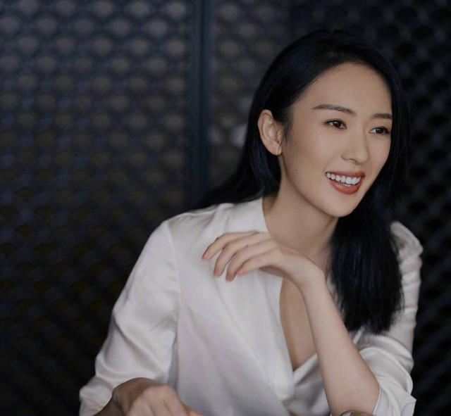 张默与童谣是现在很红的童谣吗，同样是见证童谣蜕变的人