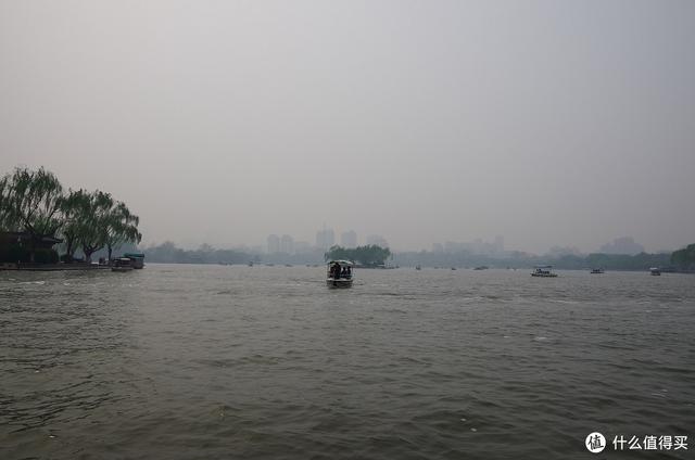 厦门大明湖春节有什么好玩的地方，厦门大明湖畔：水仙绽放贺春来