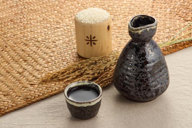 二月初一是什么日子，二月初一更讲究（人农历二月二龙抬头有何说法）