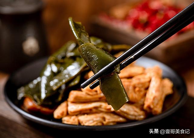 去超市必买的零食，超市必买的6种零食（遇见9款“宝藏零食”别手软）