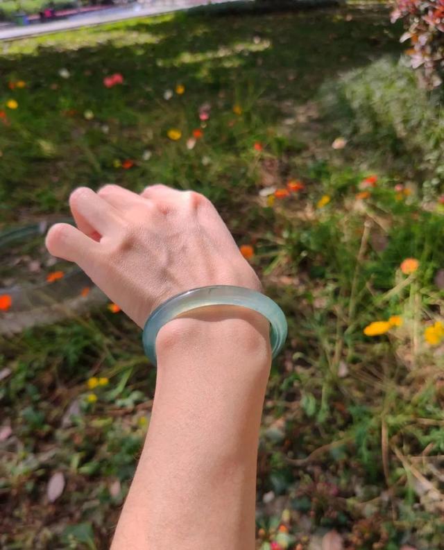 性价比高的翡翠手镯排名前十，性价比翡翠手镯分享