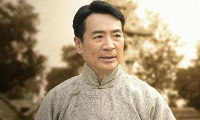 寇振海与妻子李婷，肤白貌美不输女星