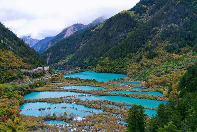 四川旅游景点九寨沟介绍，九寨沟最全游玩攻略