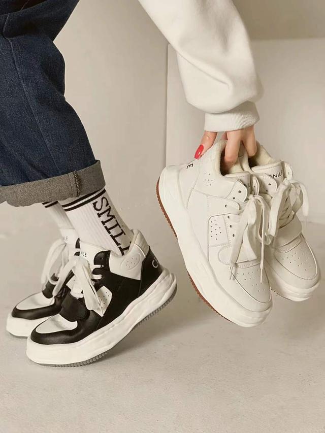 女人必有的几款鞋子，每个时尚女性必备的五大款式