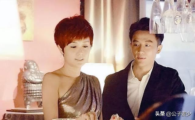 顾长卫张静初关系，曝蒋雯丽包养2名男大学生