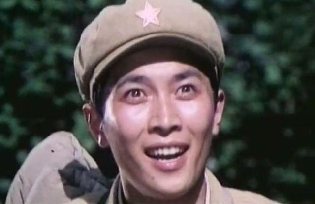 唐国强的妻子是谁，唐国强两段婚姻（唐国强前妻和现任是谁）