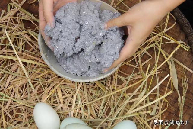 皮蛋能直接吃吗，刚买回家的皮蛋（买回来的皮蛋能直接吃吗）