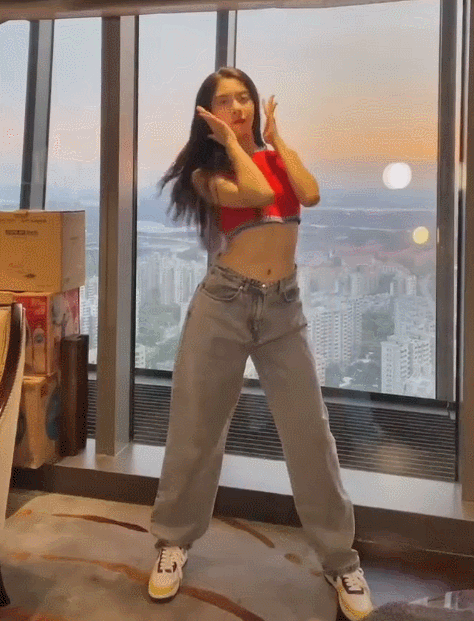 她凭什么被称为南韩第一真人芭比，来看看lisa的颜值