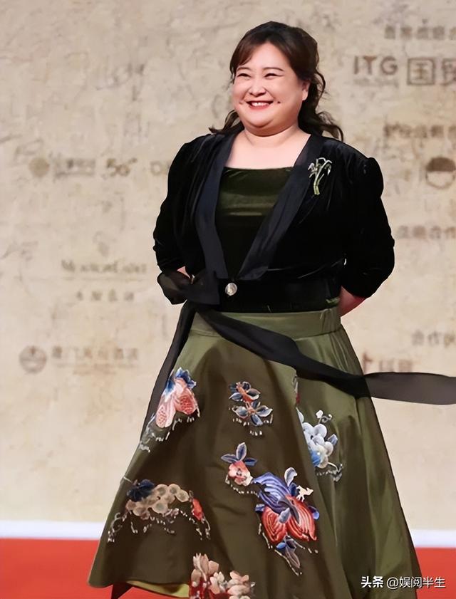 年龄和颜值不成正比的几位明星，明明长得不好看