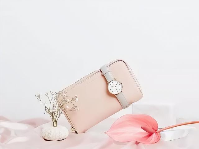 dw手表是啥牌子，种草还在戴DW你就Out了