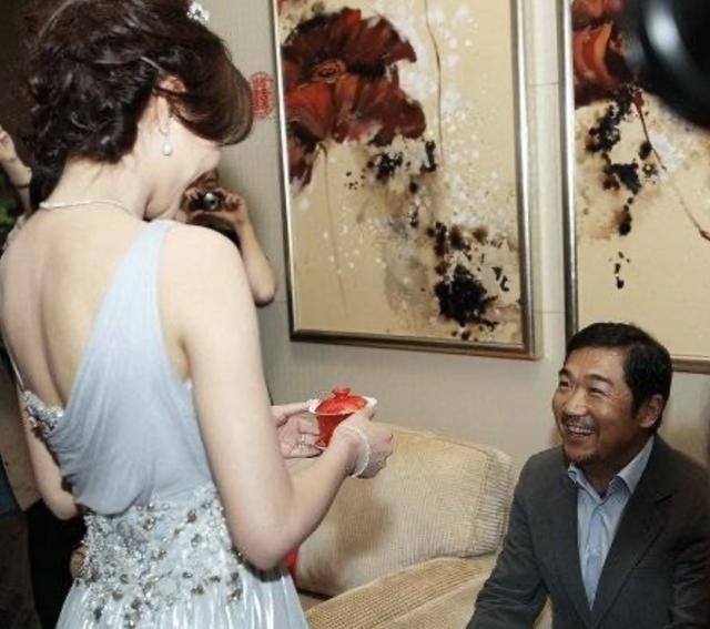 张国立是哪里人，张国立个人履历（“封路”谁给的特权）