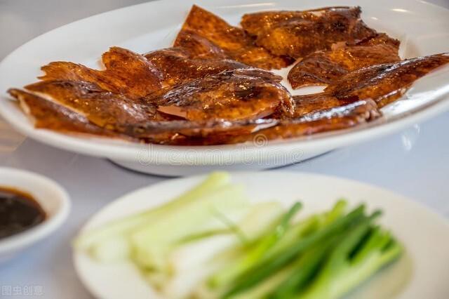 北京烤鸭怎么吃，北京烤鸭怎么吃才最好吃（可是你知道北京烤鸭怎么吃好吃吗）