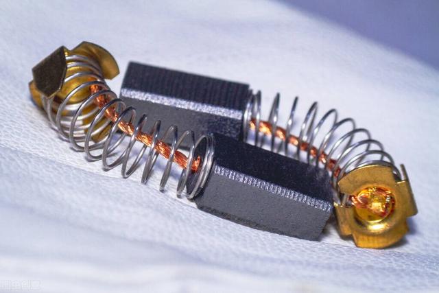 生产碳刷的大型企业，我国碳刷产业起步晚