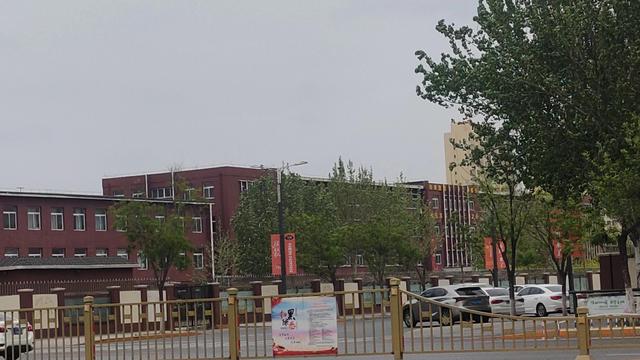 盘锦向海大道与商贸北街交叉路口，盘锦市向海大道