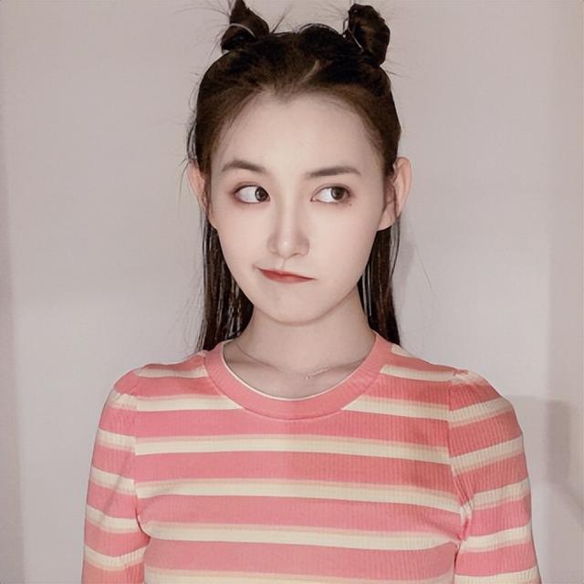 蒋依依吴磊最萌身高差，青梅竹马恋情起底信息量巨大