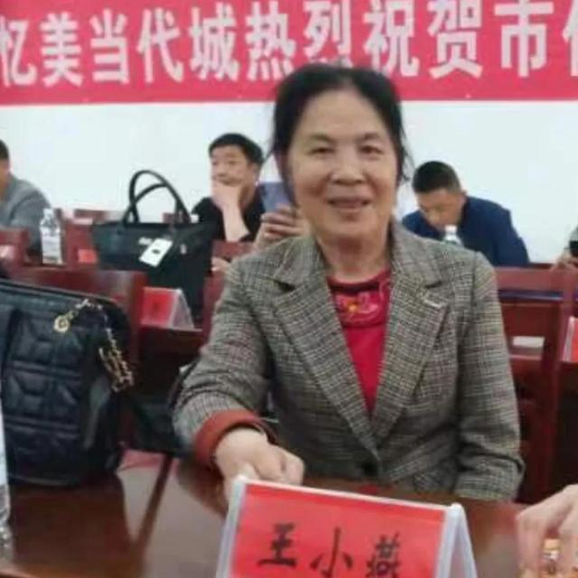 千般相思报母恩，挥泪晒忏悔痛思母亲情