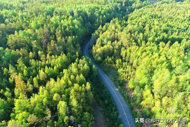 天山峡谷独库公路最美景点，天山山脊上的一条风景大道