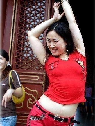 芙蓉姐姐整容前照片，芙蓉姐整容了吗（从扮丑网红到亿万富婆）