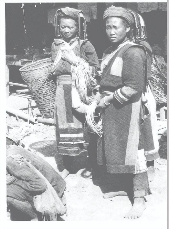 最美不过山里的傈僳姑娘，三十年代云南少数民族美女