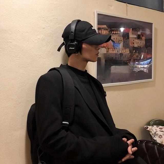 高冷男神必备头像背影小学生，青春满满的孤独感少男头像