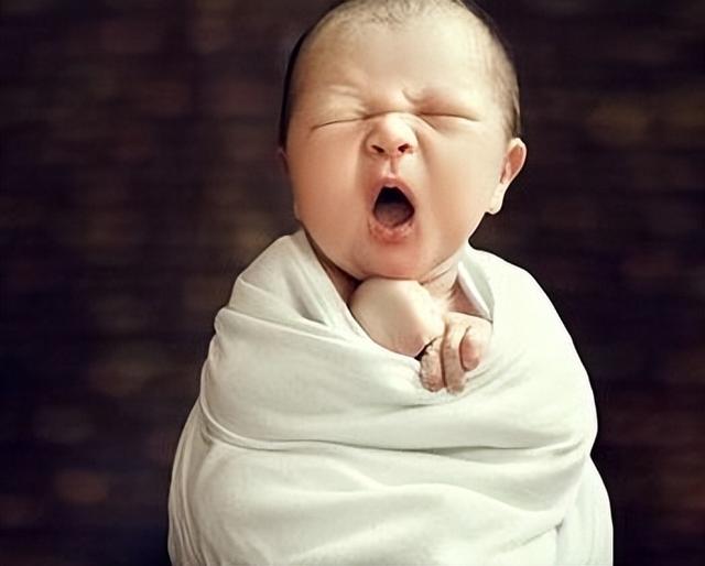 怎么判断宝宝大脑发育好不好，宝宝越早出现这个动作