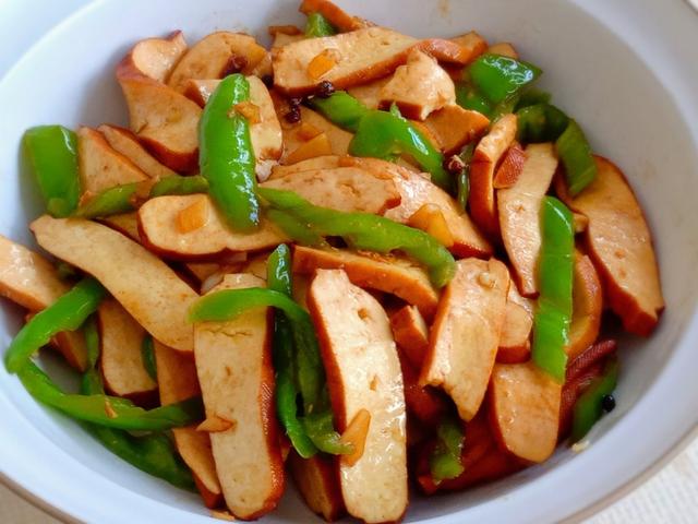 年夜饭菜谱大全20道，年夜饭必备的二十道菜简单好吃（年夜饭会做这20道菜）