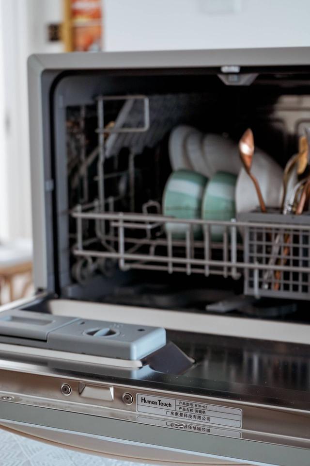 家用洗碗机好用吗，洗碗机到底实用不实用呢（使用半年后，我来聊聊真实感受）