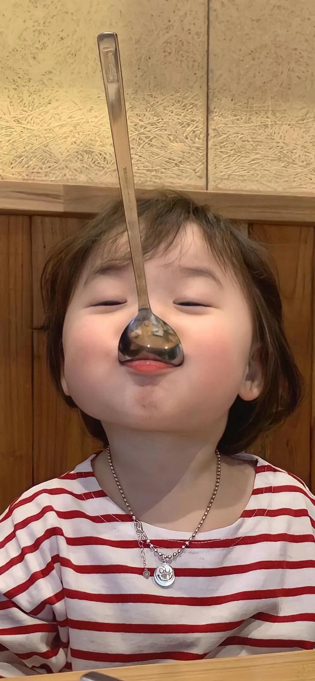 萌娃可爱的壁纸，高清壁纸可爱萌娃