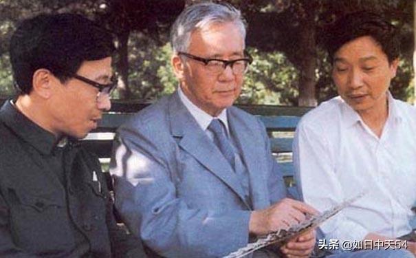 华罗庚是天才还是勤奋，运用勤奋来弥补学历的不足