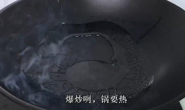 酸菜肥肠的做法，酸菜焖肥肠做法