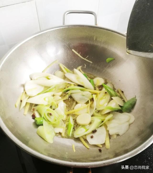 羊肉配什么菜好吃，这个季节吃羊肉配什么菜好吃（羊肉片别总是涮着吃）