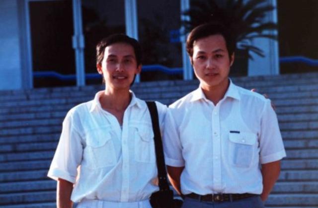 罗京去世讣告，为何墓地却出现怪相