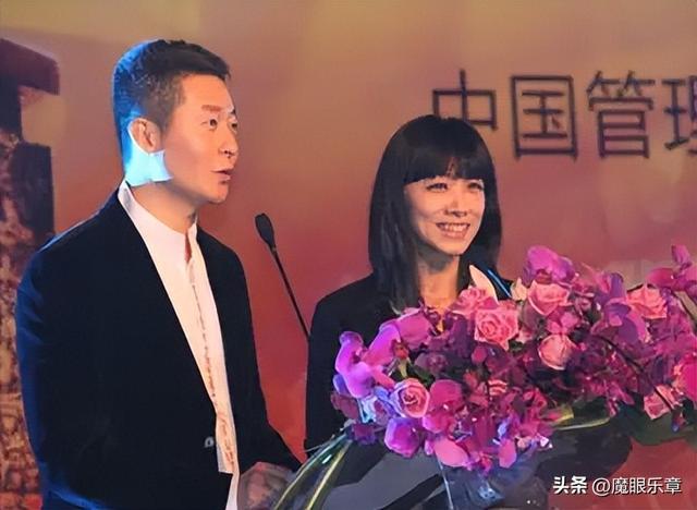 东方卫视主持人翻车事件详情，东方卫视被曝直播事故