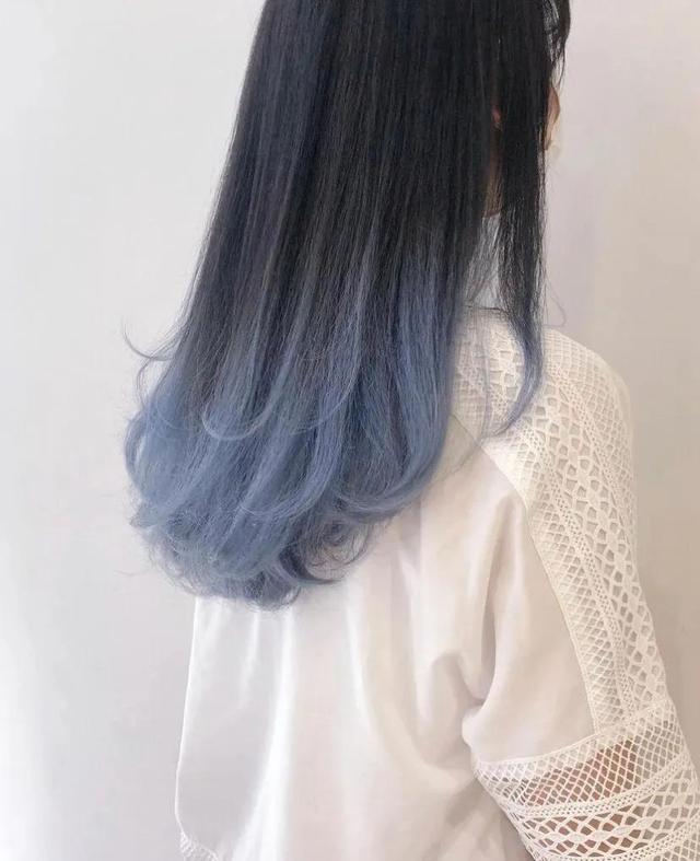 适合染发尾的蓝色系发色，可爱与成熟尽在掌握