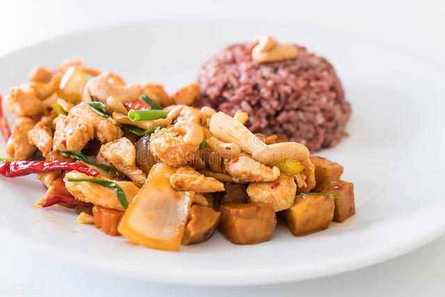 腰果的产地与食用方法，原来你是这样的“妖果”