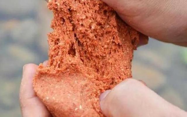 钓鱼基础饵料有哪几种，了解三种常用饵料的优劣势、适用鱼情