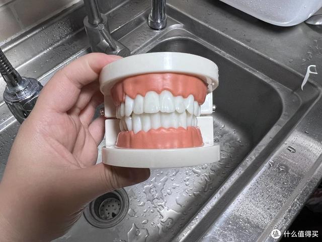 水牙线真的有害吗，冲牙器骗局是真的吗