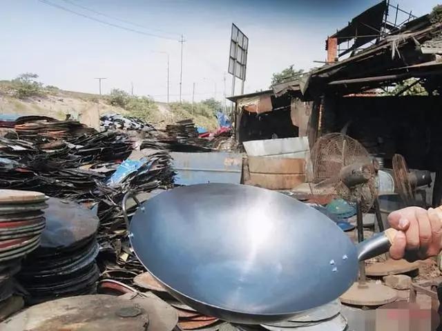 毒铁锅为何屡禁不止，炒菜用的铁锅用哪个比较安全呢