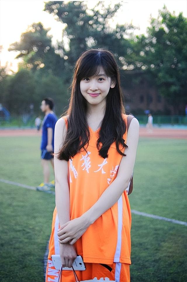 奶茶妹妹章泽天，奶茶妹妹章泽天近照曝光（“奶茶妹妹”章泽天的上位史）